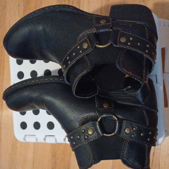 6.5 Women B.O.C. Born Concept Black boots leather Shoes. - Picture 5 of 10